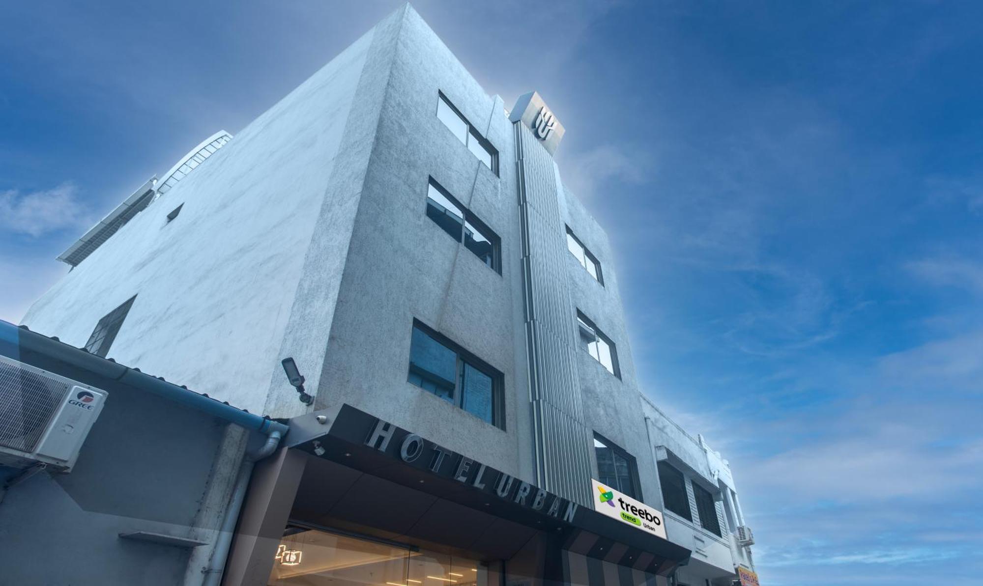 Hotel Treebo Urban, 1 Km From Railway Station Surat Exterior foto